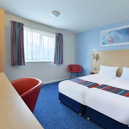 Travelodge Stirling M80 Cambusbarron Oda fotoğraf