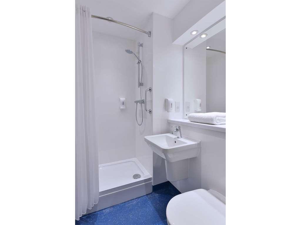 Travelodge Stirling M80 Cambusbarron Oda fotoğraf