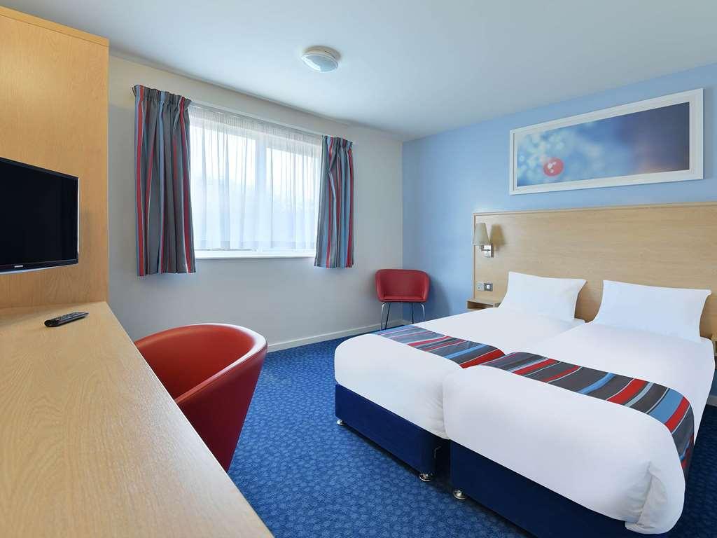 Travelodge Stirling M80 Cambusbarron Oda fotoğraf
