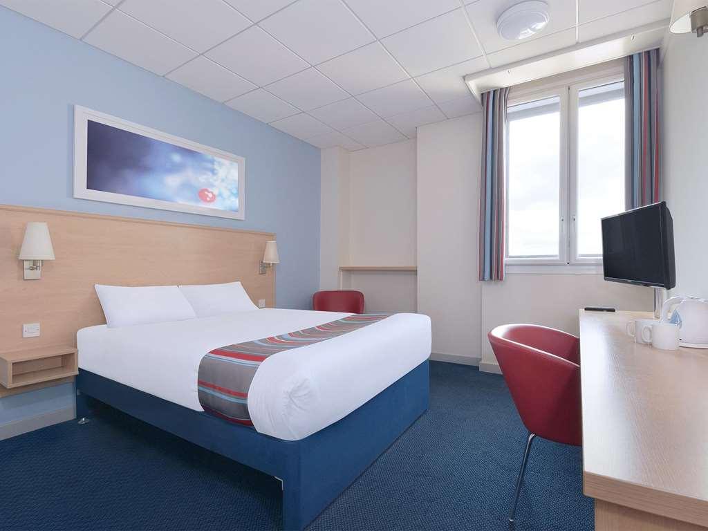 Travelodge Stirling M80 Cambusbarron Oda fotoğraf