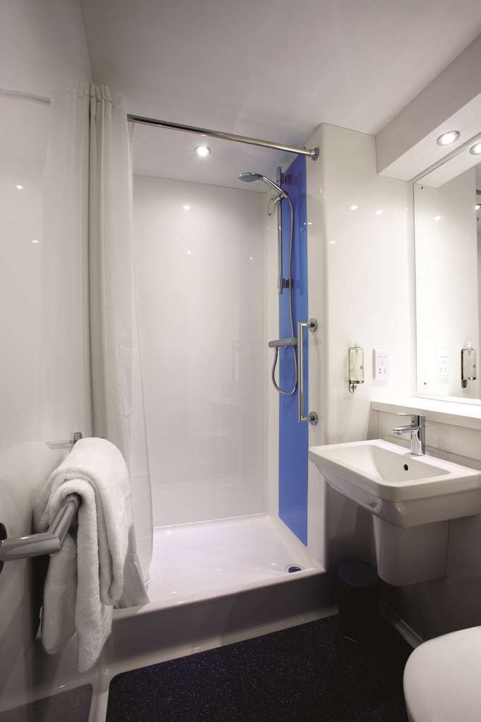 Travelodge Stirling M80 Cambusbarron Oda fotoğraf