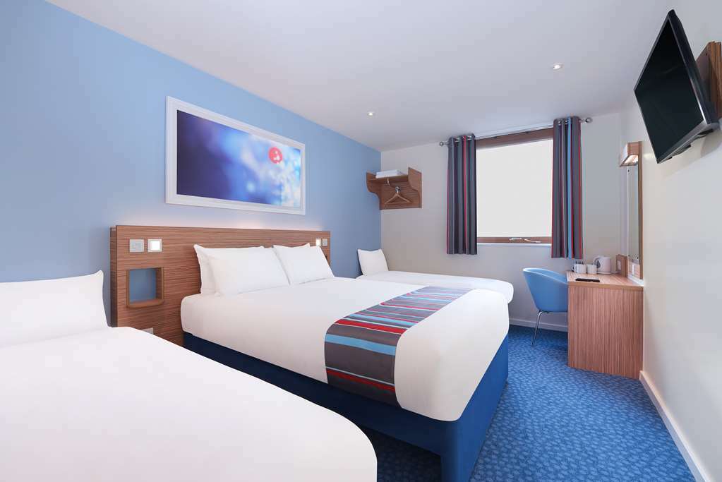 Travelodge Stirling M80 Cambusbarron Oda fotoğraf